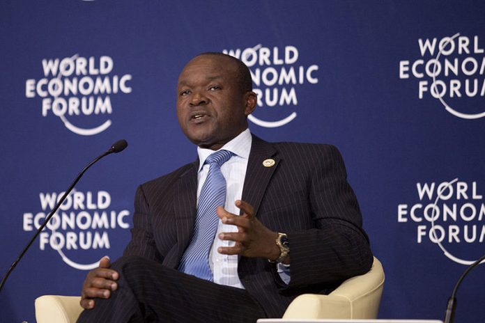 800px-Erastus_J._O._Mwencha_-_World_Economic_Forum_on_Africa_2012_(2).jpg